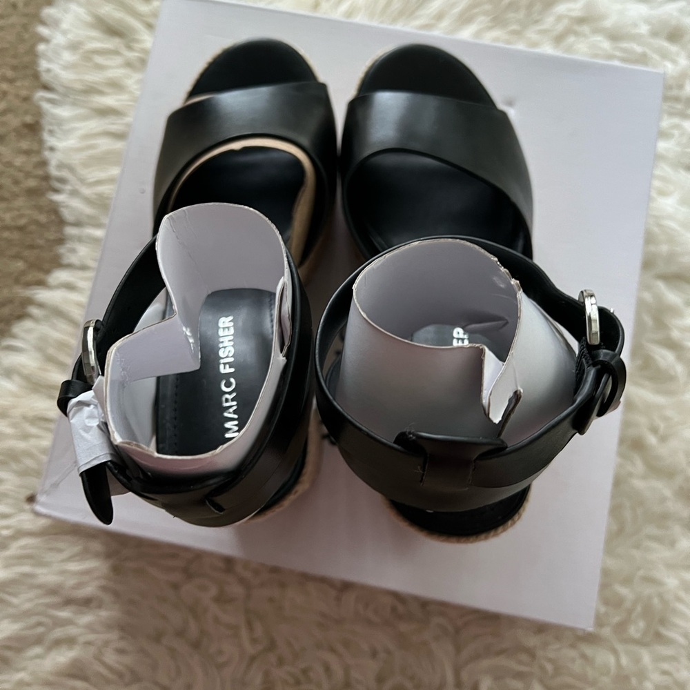 Marc Fisher Women's Vetina Wedge Sandal - Picture 7 of 8
